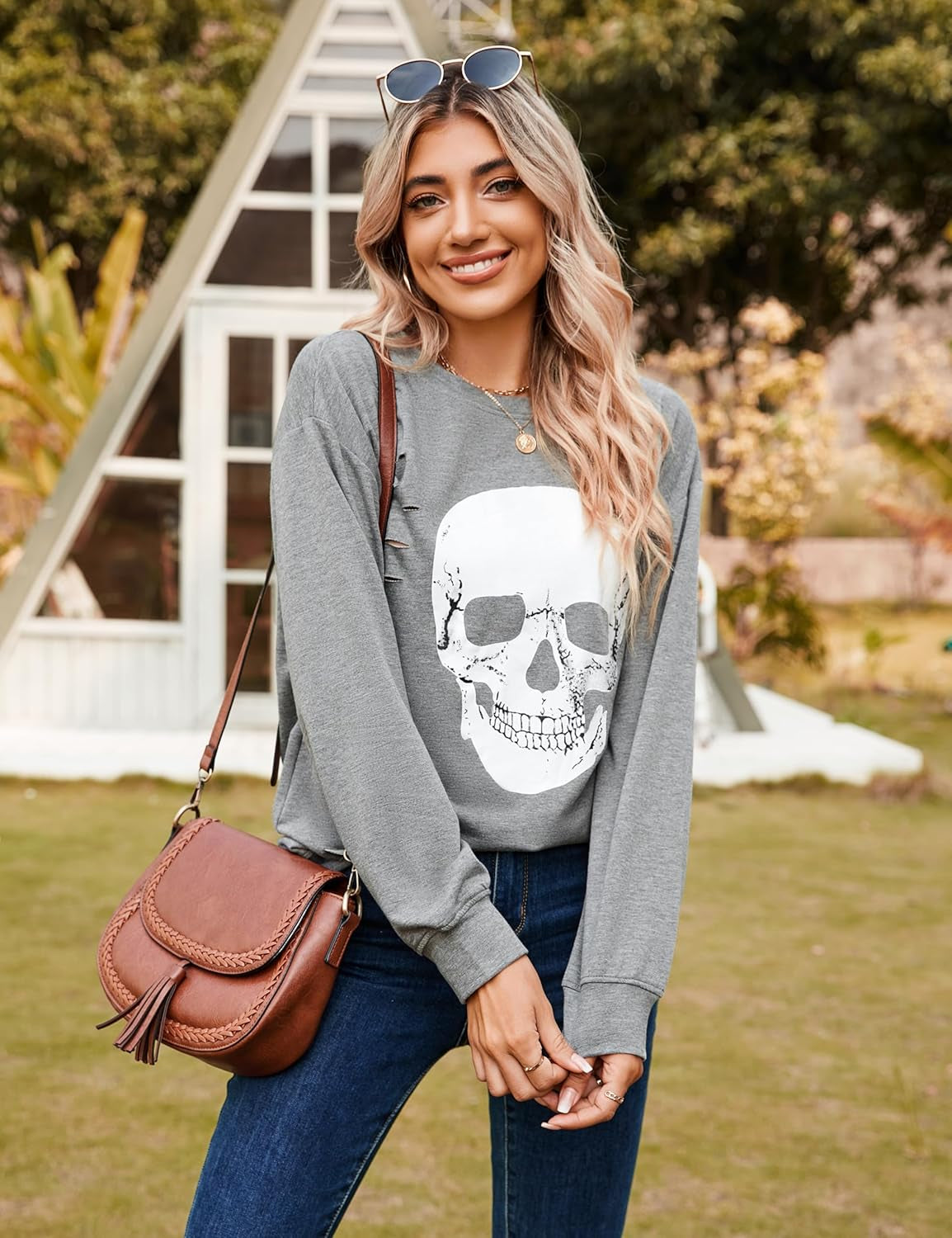 Gothic Skull Graphic Long Sleeve Sweatshirts for Women - Stylish Halloween Pullover Tops 2025