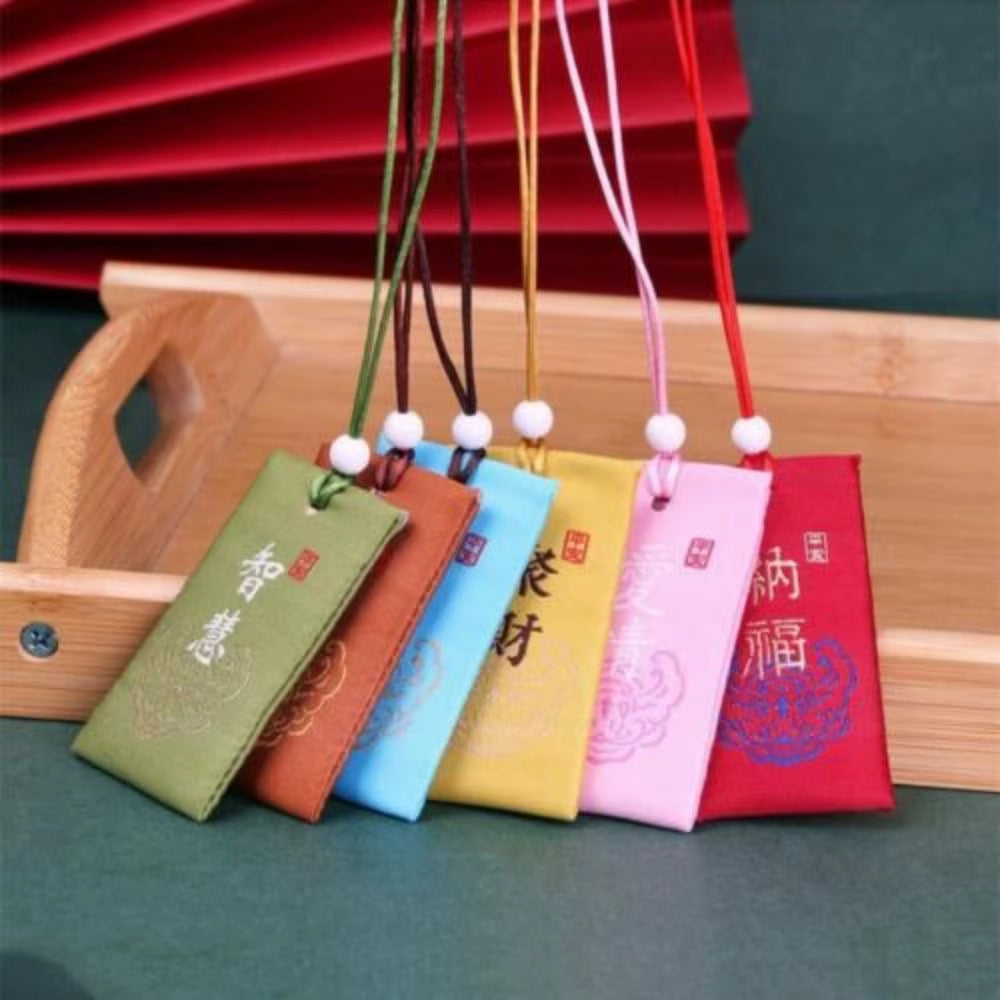 Spiritual Salt with Sachet Buddhist Spiritual Salt Pouch Necklace Blessing Lucky Bag Amulet Blessing Sachets Pendant