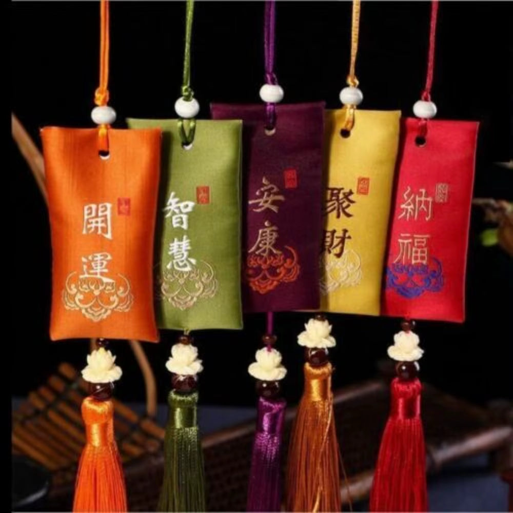 Spiritual Salt with Sachet Buddhist Spiritual Salt Pouch Necklace Blessing Lucky Bag Amulet Blessing Sachets Pendant