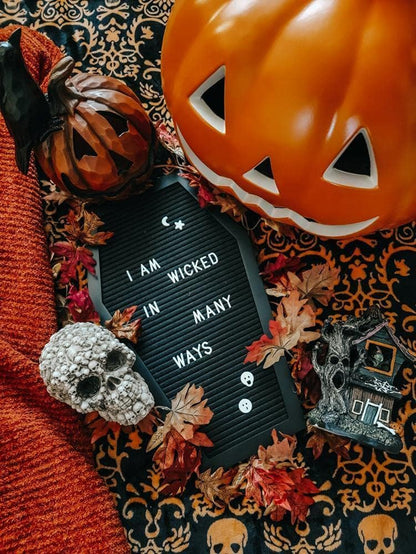 Coffin Shaped Letter Board with 3D Bat Stickers - 650 Characters & Spooky Emojis - Perfect Gothic Decor for Halloween, Weddings, Birthdays & Home - 17x10.5 Inches