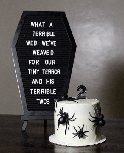 Coffin Shaped Letter Board with 3D Bat Stickers - 650 Characters & Spooky Emojis - Perfect Gothic Decor for Halloween, Weddings, Birthdays & Home - 17x10.5 Inches